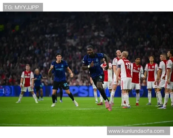 2015年欧冠切尔西与阿贾克斯激战回顾及精彩瞬间分析